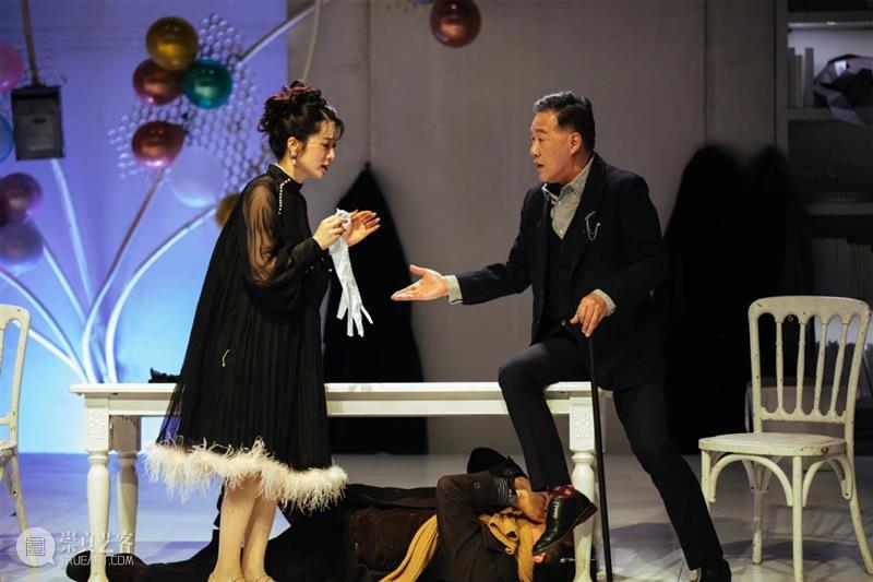 倾斜的是舞台还是人生？ 视频资讯 上海话剧艺术中心 崇真艺客